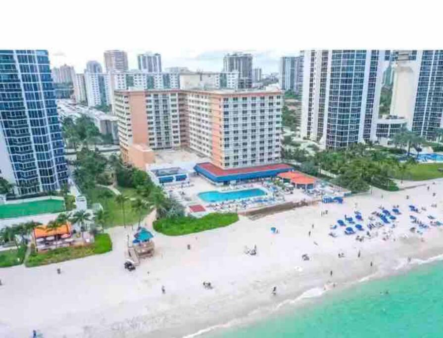 Alojamiento Con Balcon Hacia La Playa 115 Miami Beach Exteriör bild